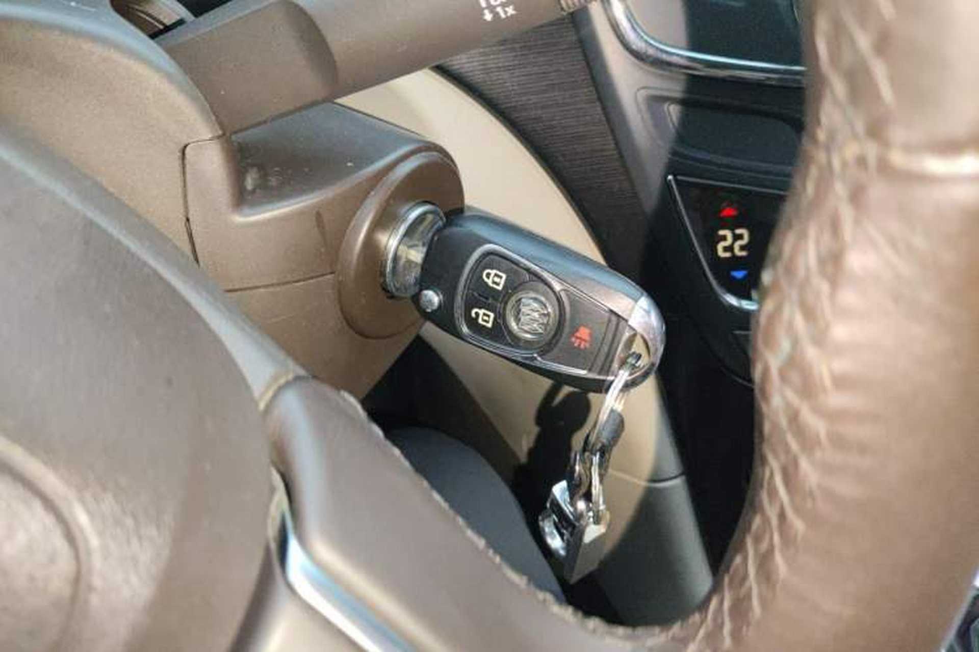 Used Buick Regal 2014 2.0L Leading Fashion Edition Vehicle Key