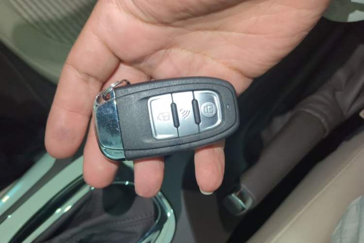Used Buick Regal 2014 2.0L Leading Fashion Edition Vehicle Key
