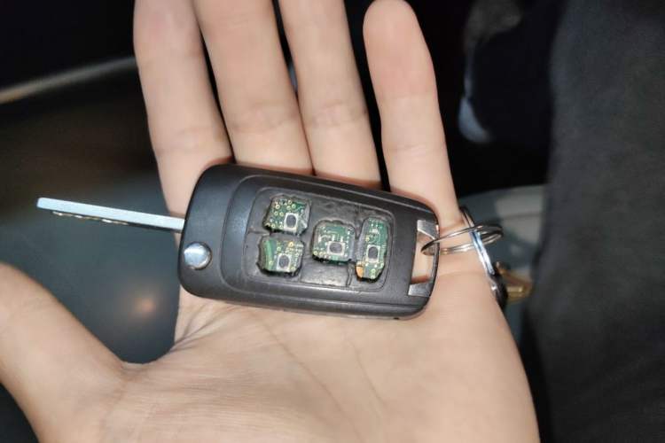 Used Buick Regal 2014 2.0L Elite Fashion Edition Vehicle Key
