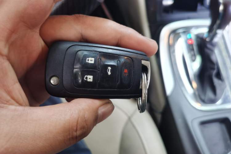 Used Buick Regal 2014 2.0L Elite Fashion Edition Vehicle Key