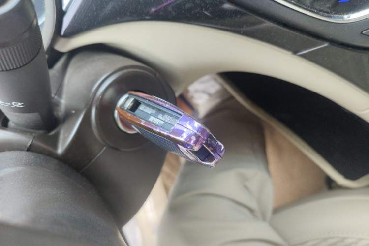 Used Buick Regal 2014 2.0L Leading Fashion Edition Vehicle Key