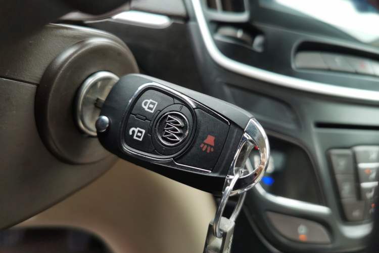 Used Buick Regal 2014 2.0L Leading Fashion Edition Vehicle Key