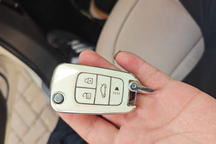 Used Buick Regal 2014 2.0L Elite Fashion Edition Vehicle Key