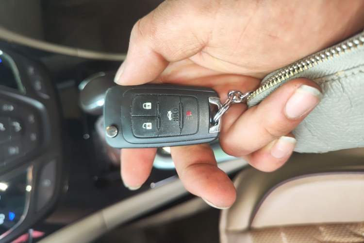Used Buick Regal 2014 2.0L Elite Fashion Edition Vehicle Key