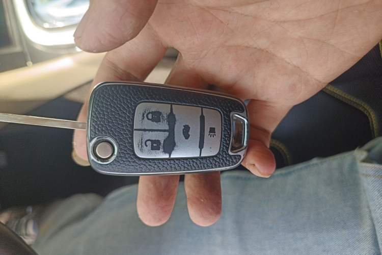 Used Buick Regal 2014 2.0L Leading Fashion Edition Vehicle Key