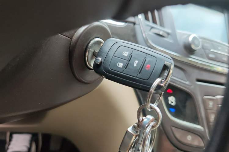 Used Buick Regal 2014 2.0L Leading Fashion Edition Vehicle Key