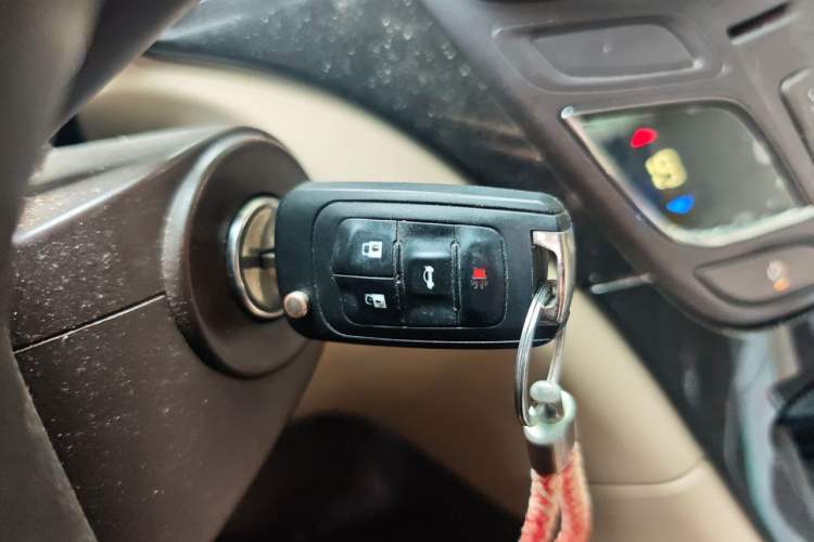 Used Buick Regal 2014 2.0L Leading Fashion Edition Vehicle Key