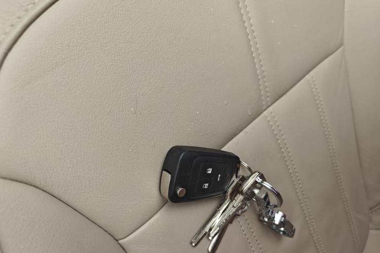 Used Buick Regal 2014 2.0L Elite Fashion Edition Vehicle Key