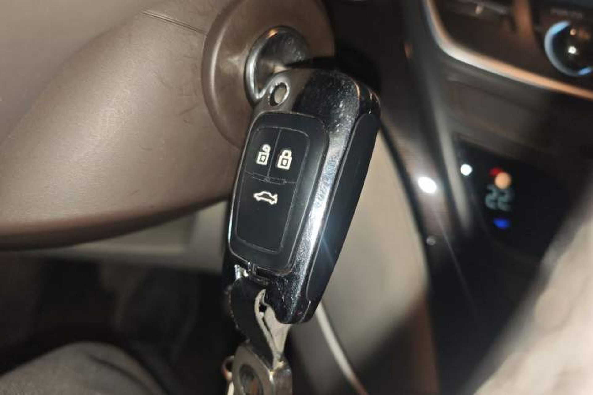 Used Buick Regal 2014 2.0L Leading Fashion Edition Vehicle Key