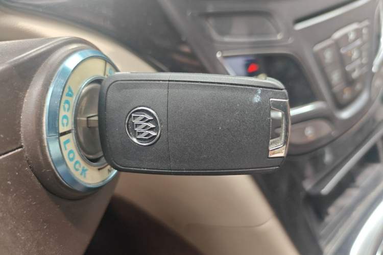 Used Buick Regal 2014 2.0L Leading Fashion Edition Vehicle Key