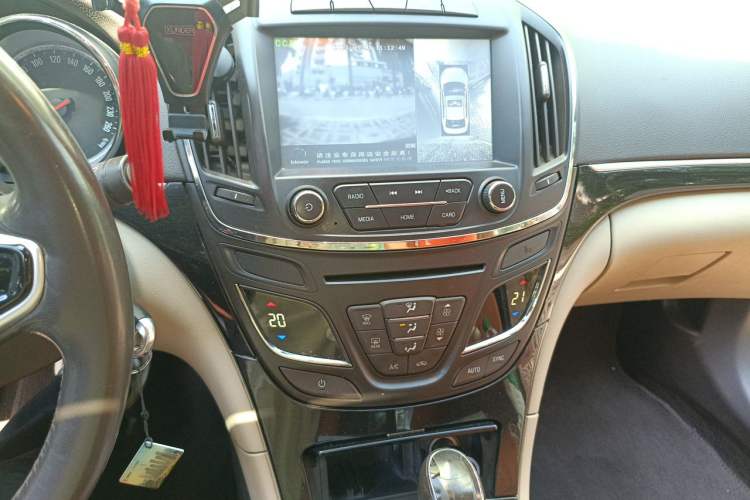 Used Buick Regal 2014 2.0L Leading Fashion Edition Audio And AC Panel