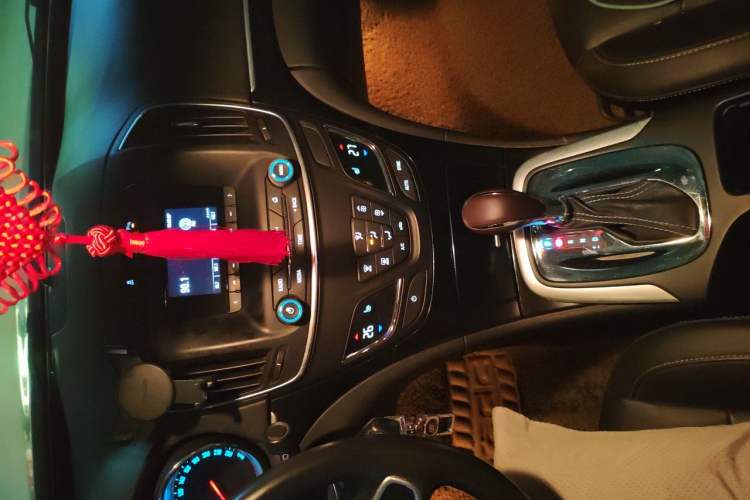 Used Buick Regal 2014 1.6T Fashionable Tech Edition Audio And AC Panel