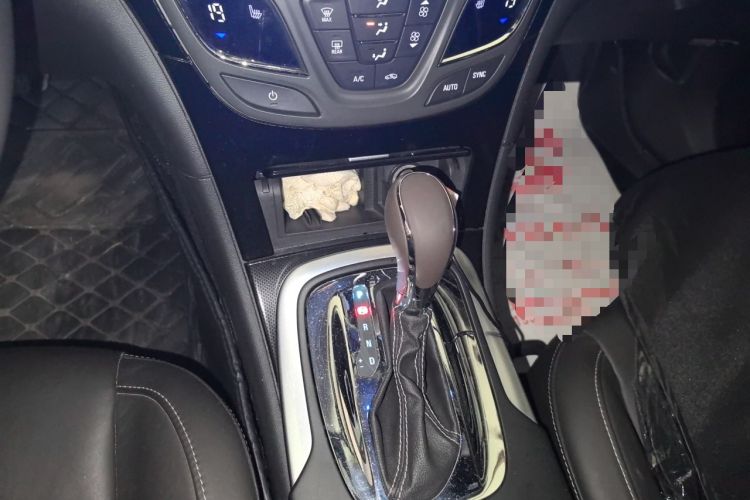 Used Buick Regal 2014 1.6T Fashionable Tech Edition Audio And AC Panel