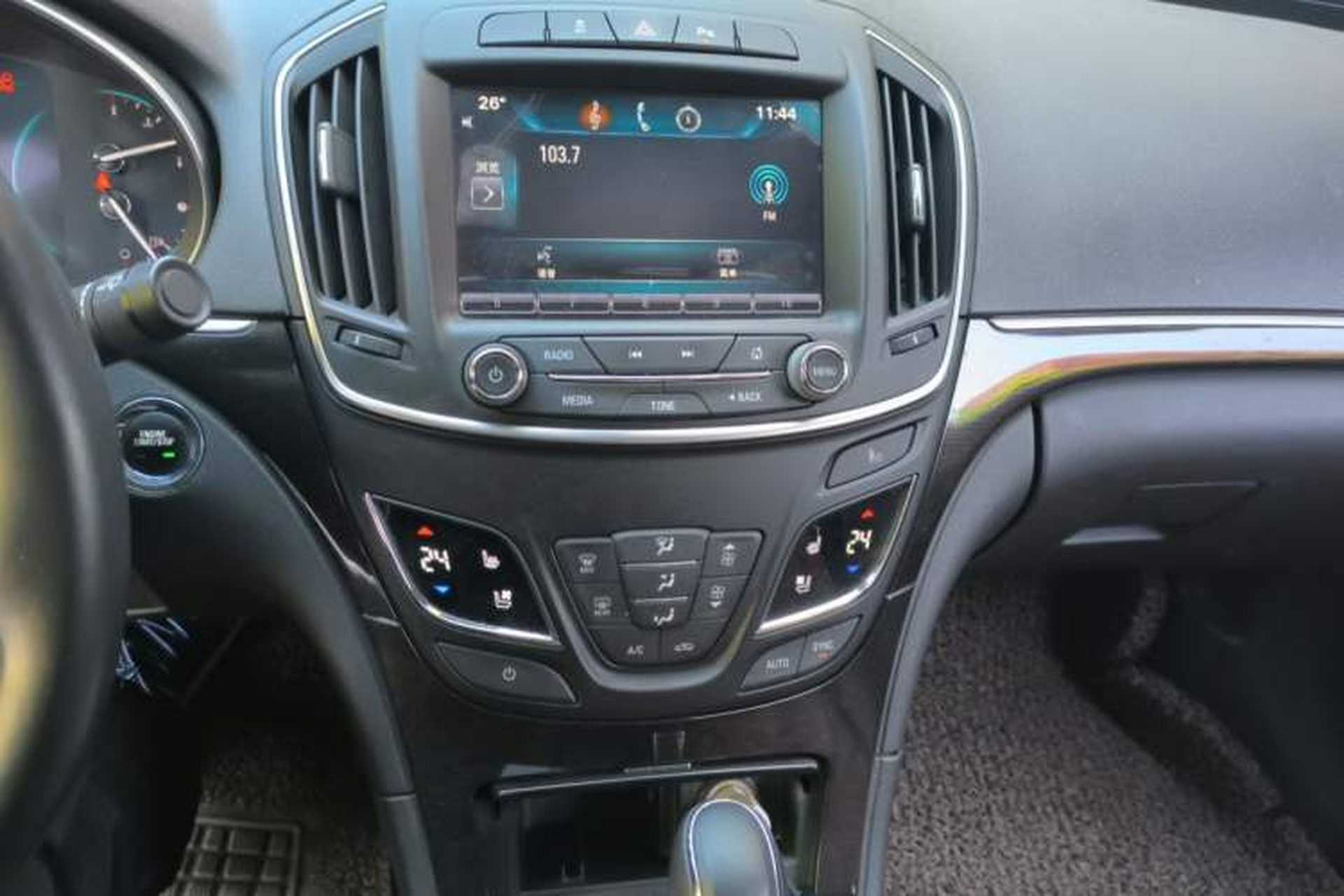 Used Buick Regal 2014 2.4L SIDI Luxury Fashion Edition Audio And AC Panel