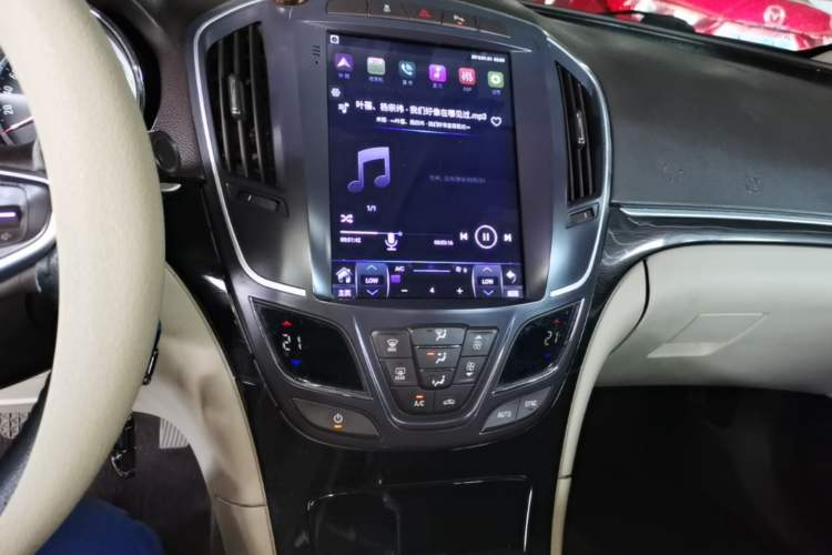 Used Buick Regal 2014 2.0L Leading Fashion Edition Audio And AC Panel