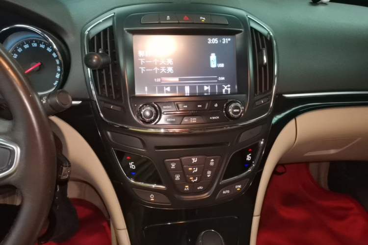 Used Buick Regal 2014 2.0L Leading Fashion Edition Audio And AC Panel