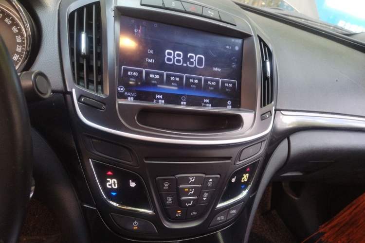 Used Buick Regal 2014 1.6T Fashionable Tech Edition Audio And AC Panel