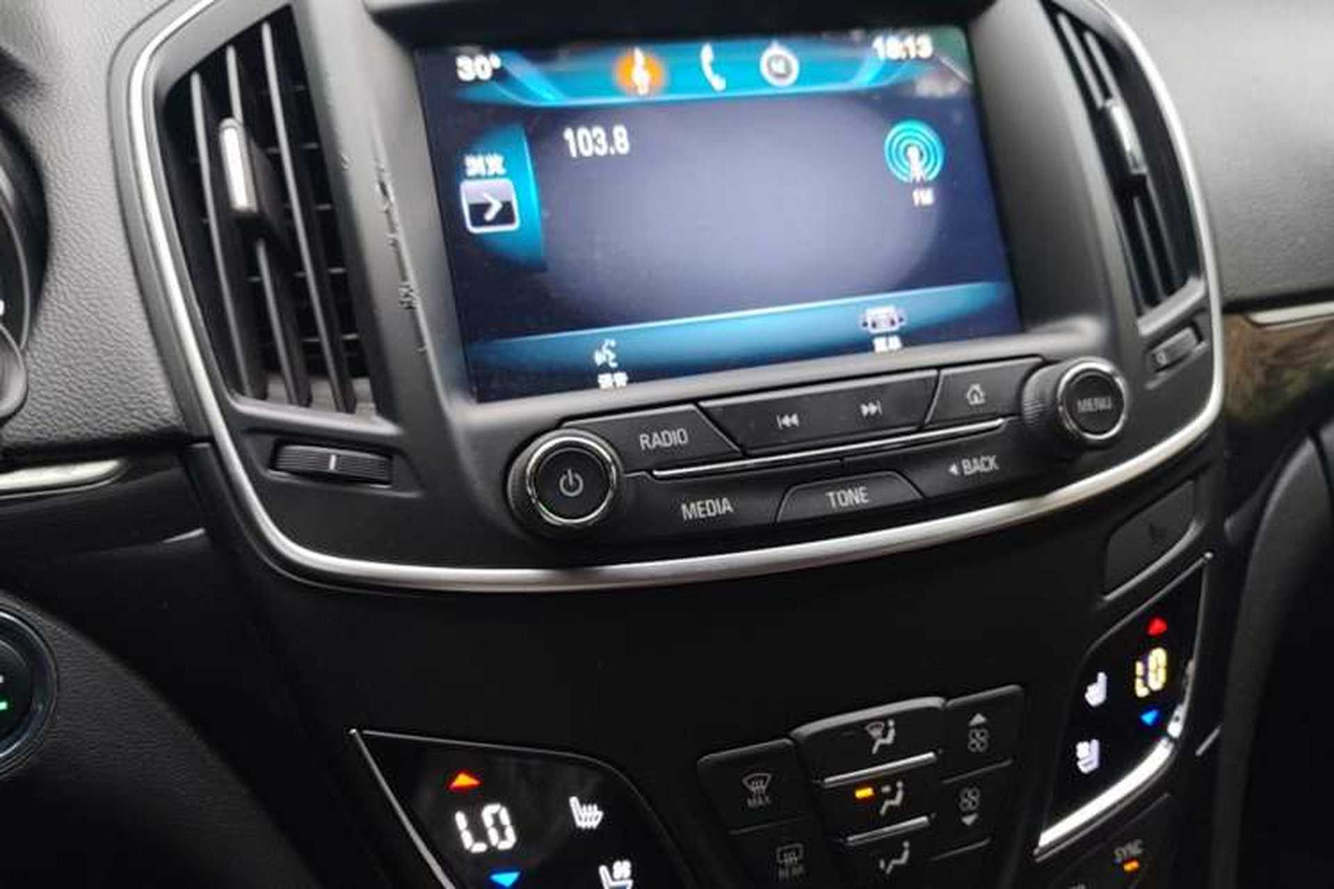 Used Buick Regal 2014 2.4L SIDI Luxury Fashion Edition Audio And AC Panel