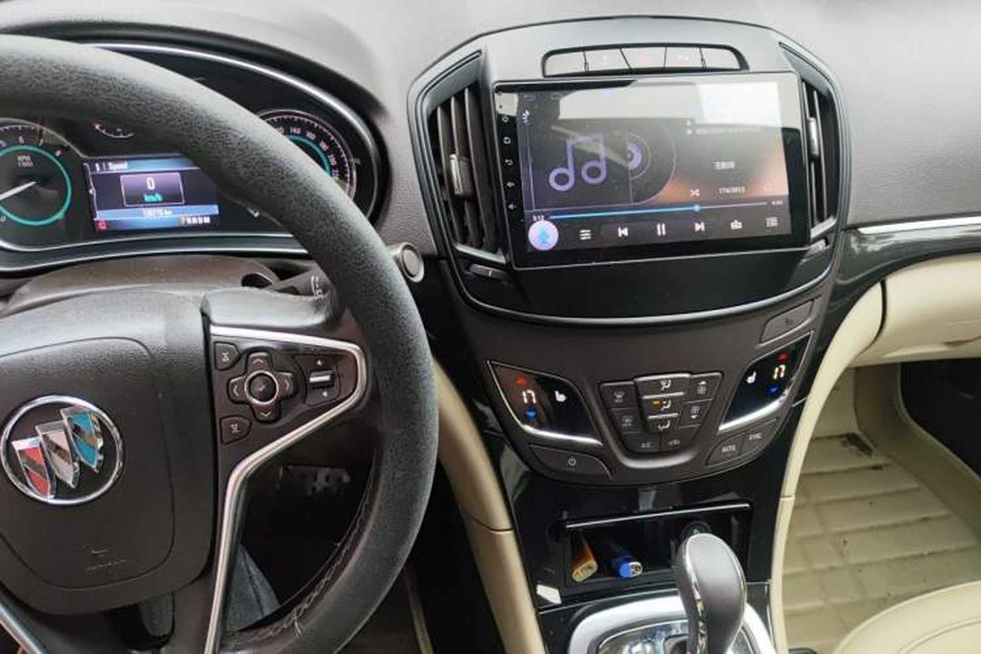 Used Buick Regal 2014 2.0L Elite Fashion Edition Audio And AC Panel