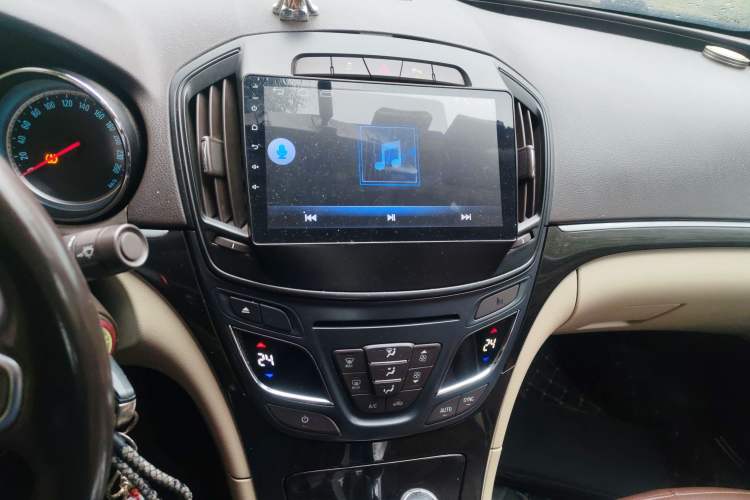 Used Buick Regal 2014 2.0L Leading Fashion Edition Audio And AC Panel