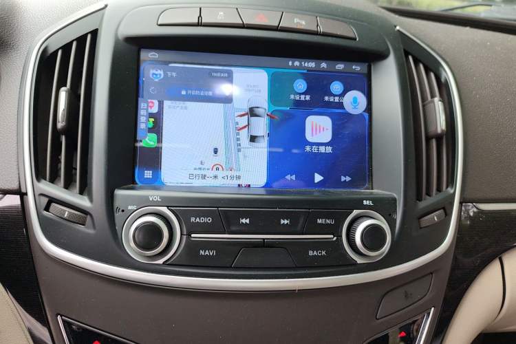 Used Buick Regal 2014 2.0L Elite Fashion Edition Audio And AC Panel