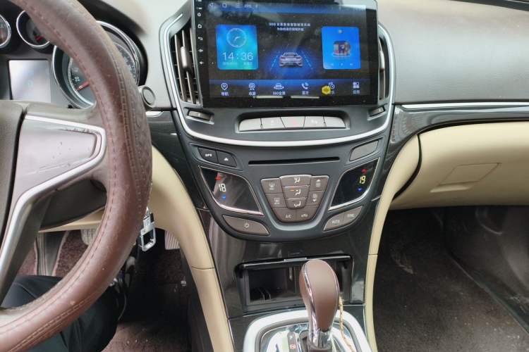 Used Buick Regal 2014 2.0L Leading Fashion Edition Audio And AC Panel