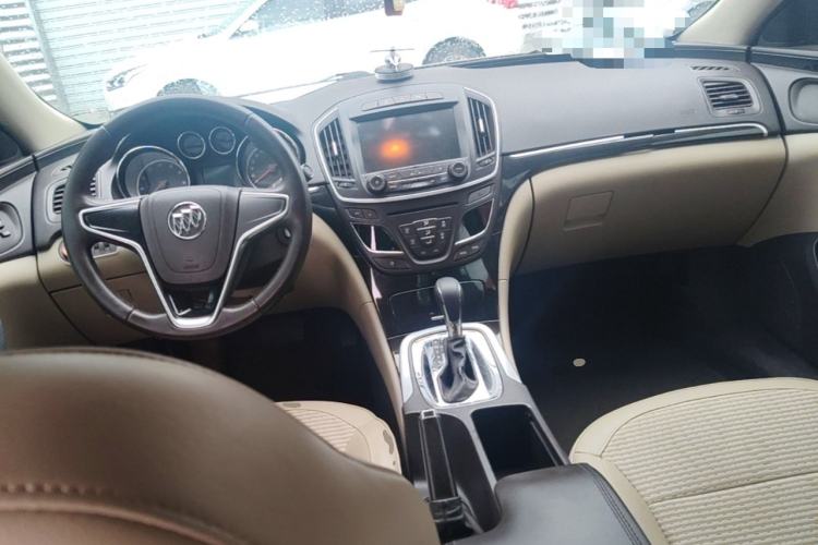 Used Buick Regal 2014 2.0L Leading Fashion Edition Center Console