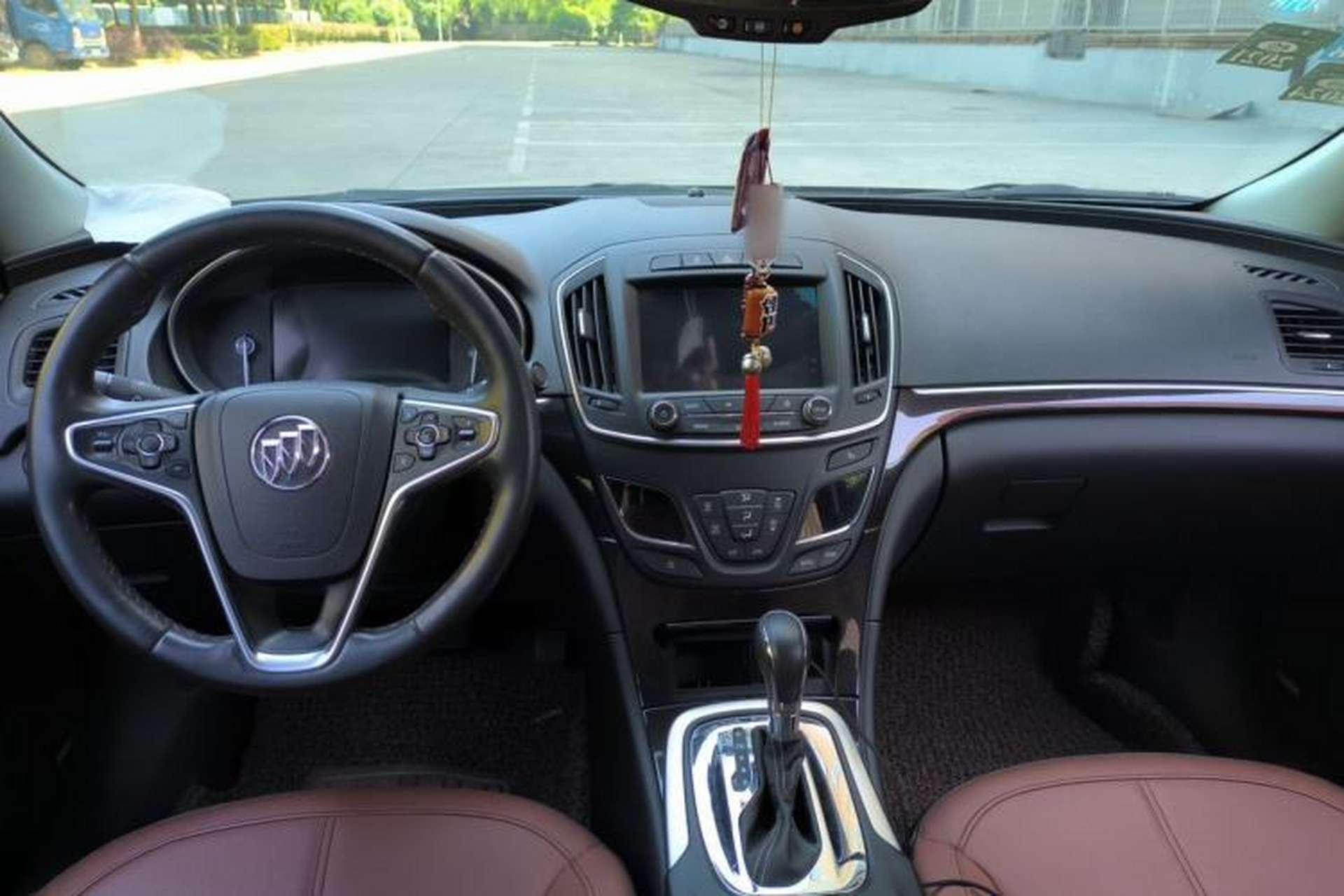 Used Buick Regal 2014 2.4L SIDI Luxury Fashion Edition Center Console