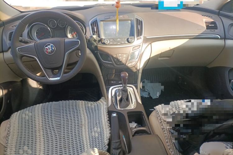 Used Buick Regal 2014 2.0L Leading Fashion Edition Center Console