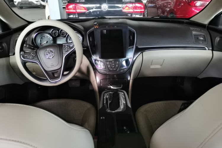 Used Buick Regal 2014 2.0L Leading Fashion Edition Center Console