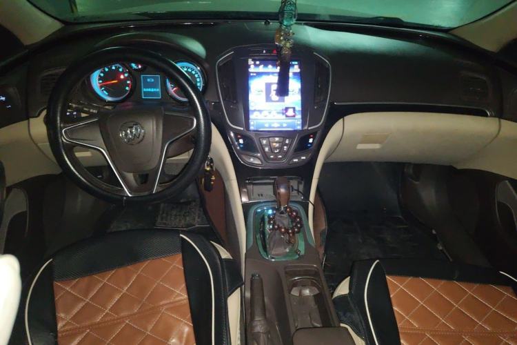 Used Buick Regal 2014 2.0L Leading Fashion Edition Center Console