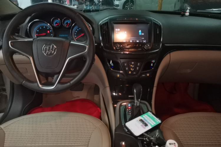 Used Buick Regal 2014 2.0L Leading Fashion Edition Center Console