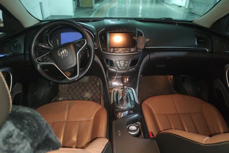 Used Buick Regal 2014 2.4L SIDI Luxury Fashion Edition Center Console