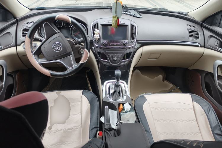 Used Buick Regal 2014 2.0L Leading Fashion Edition Center Console