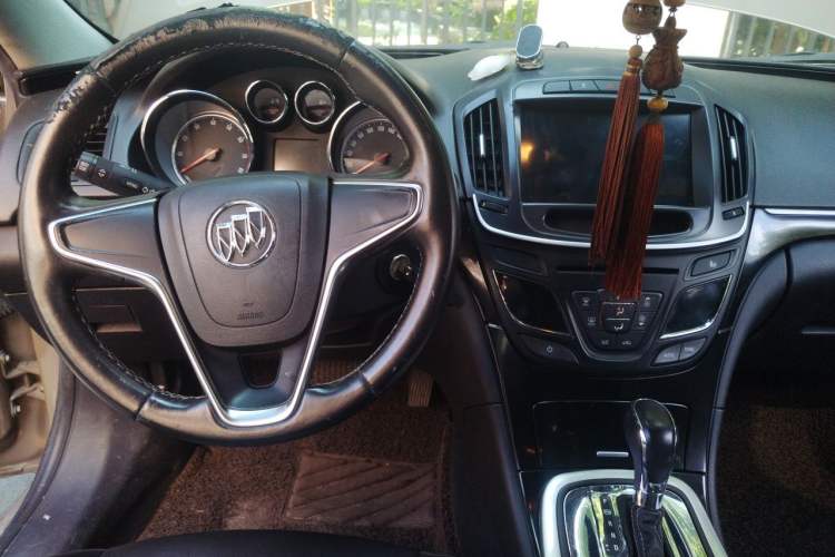Used Buick Regal 2014 1.6T Fashionable Tech Edition Center Console