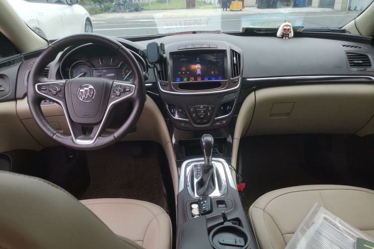 Used Buick Regal 2014 2.0L Elite Fashion Edition Center Console