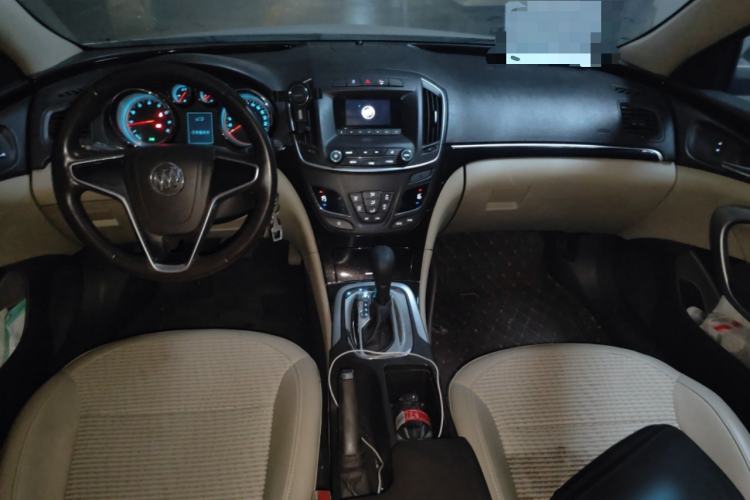 Used Buick Regal 2014 2.0L Leading Fashion Edition Center Console