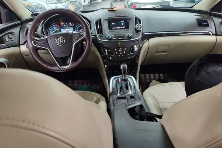 Used Buick Regal 2014 2.0L Elite Fashion Edition Center Console