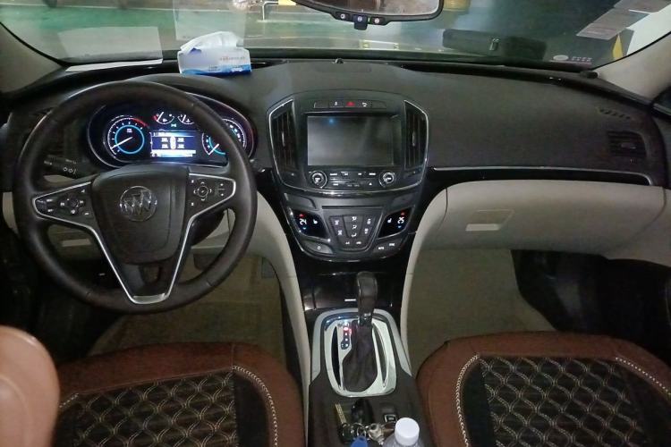 Used Buick Regal 2014 2.0L Elite Fashion Edition Center Console