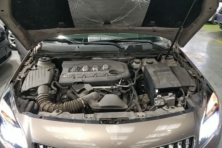 Used Buick Regal 2014 2.0L Leading Fashion Edition Engine Bay