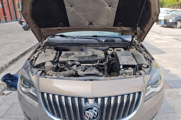 Used Buick Regal 2014 2.0L Elite Fashion Edition Engine Bay
