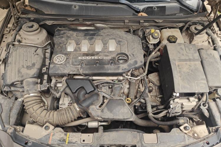 Used Buick Regal 2014 2.0L Elite Fashion Edition Engine Bay