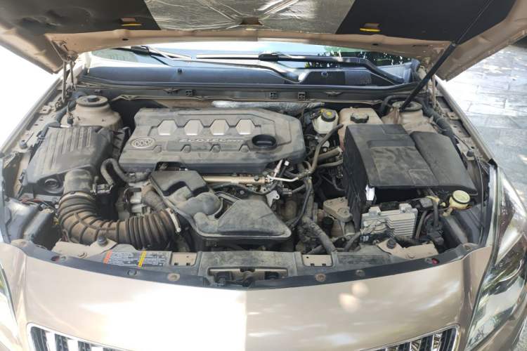 Used Buick Regal 2014 2.0L Leading Fashion Edition Engine Bay
