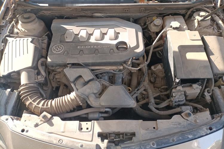 Used Buick Regal 2014 2.0L Leading Fashion Edition Engine Bay