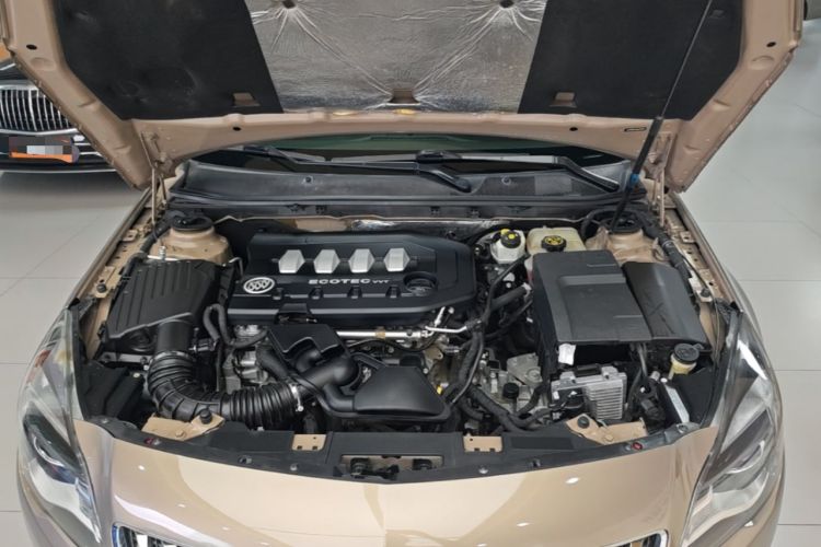 Used Buick Regal 2014 2.0L Elite Fashion Edition Engine Bay
