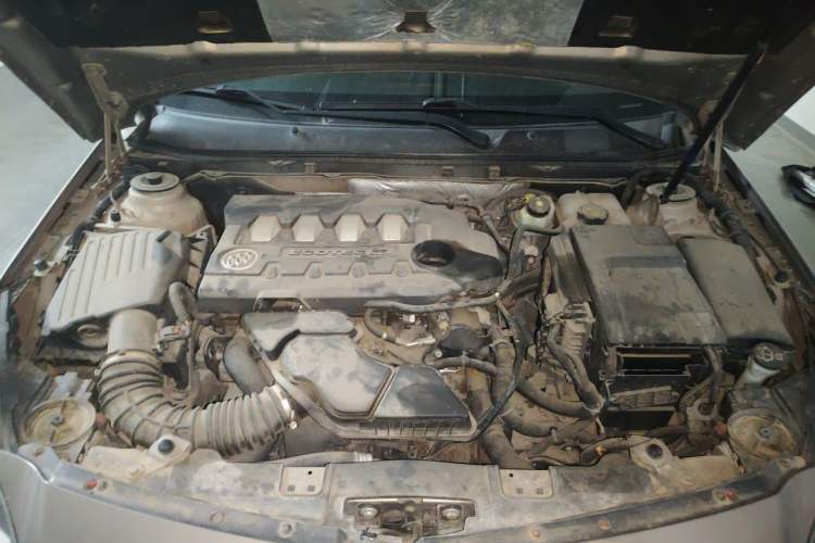 Used Buick Regal 2014 2.4L SIDI Luxury Fashion Edition Engine Bay