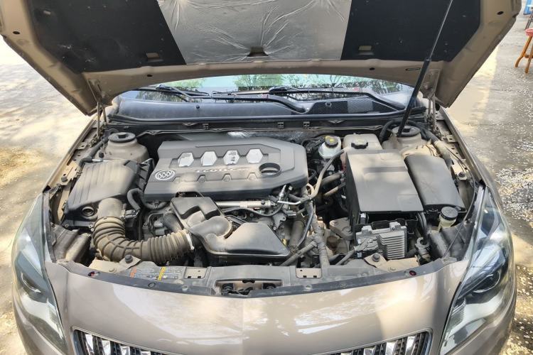 Used Buick Regal 2014 2.0L Leading Fashion Edition Engine Bay