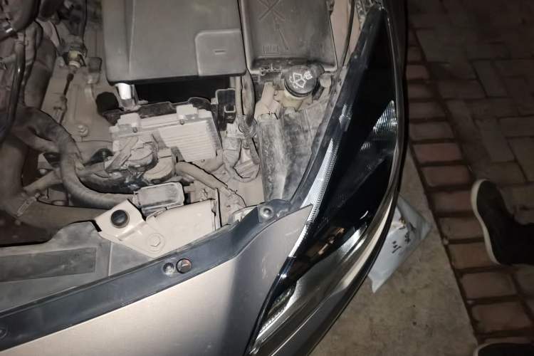 Used Buick Regal 2014 2.0L Leading Fashion Edition Engine Bay Left