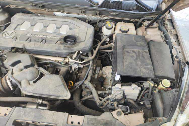 Used Buick Regal 2014 2.0L Leading Fashion Edition Engine Bay Left