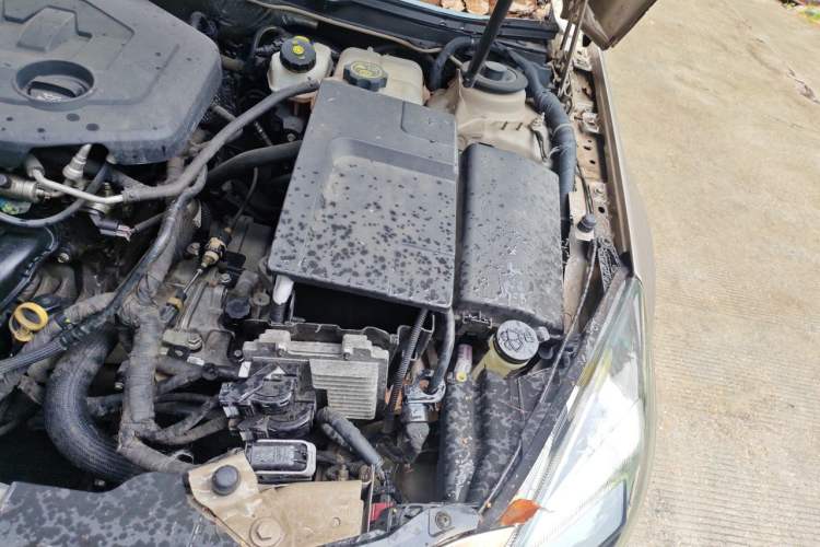 Used Buick Regal 2014 2.0L Leading Fashion Edition Engine Bay Left